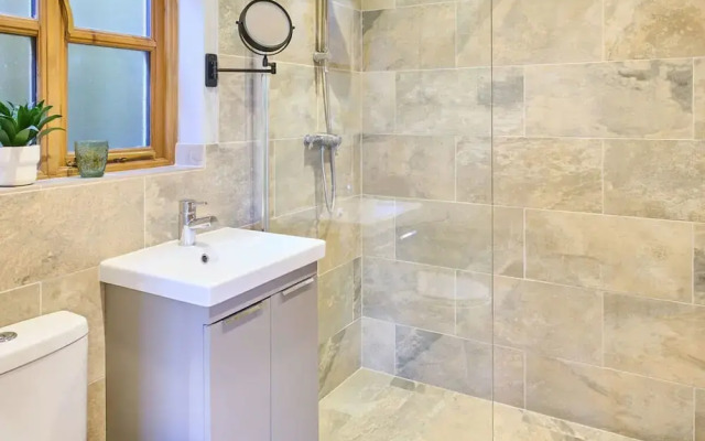 Host Stay Orchard Barn