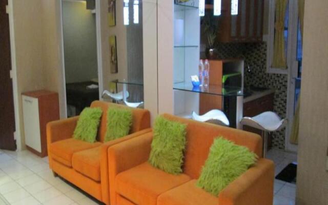 Hajjah Ririn's Kebagusan City Apartment
