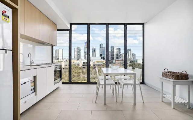 Leila, 1BDR Melbourne Apartment