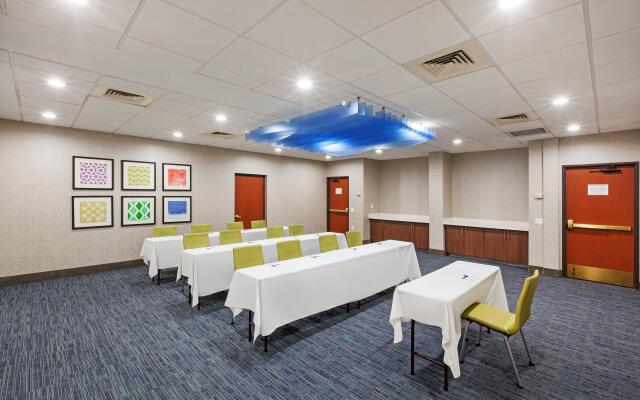 Holiday Inn Express & Suites Houston - Memorial Park Area by IHG