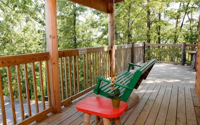 BEAR'S VIEW - 2 Br Cabin