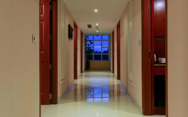 Camelot Hotel