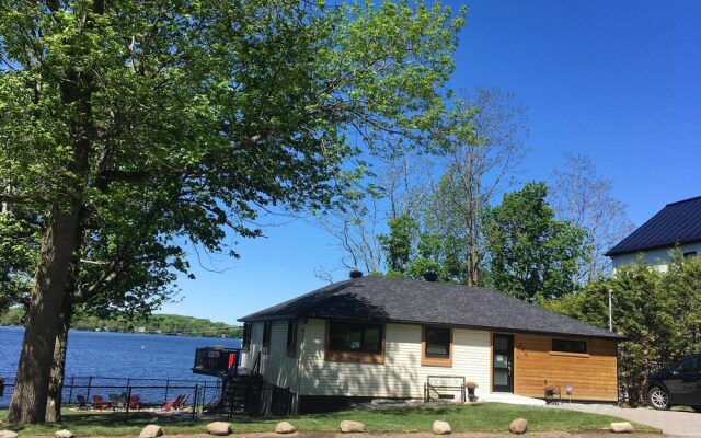 Chalet With 2 Bedrooms in Knowlton, With Wonderful Lake View, Enclosed