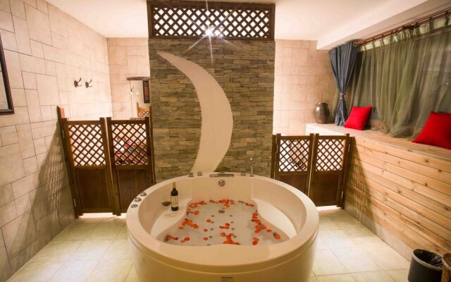 Wait For My Lover In The Moon Inn