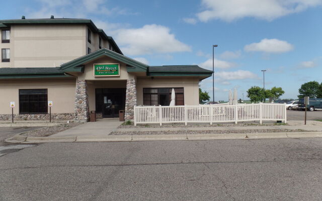 Holiday Inn Hotel & Suites Owatonna