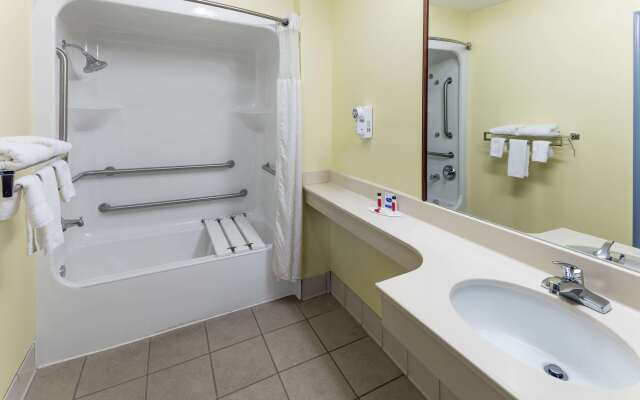 Days Inn & Suites by Wyndham Union City