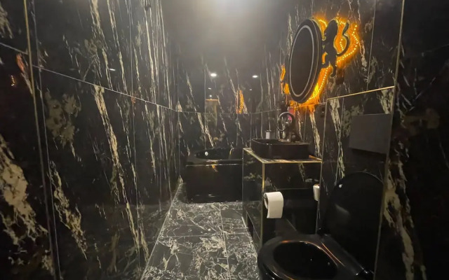 Black House