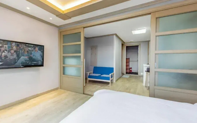 Yangyang Haettuneonchangmoon Pension