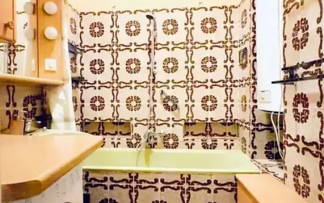 2BR Apartment for 5 Near Stadthalle