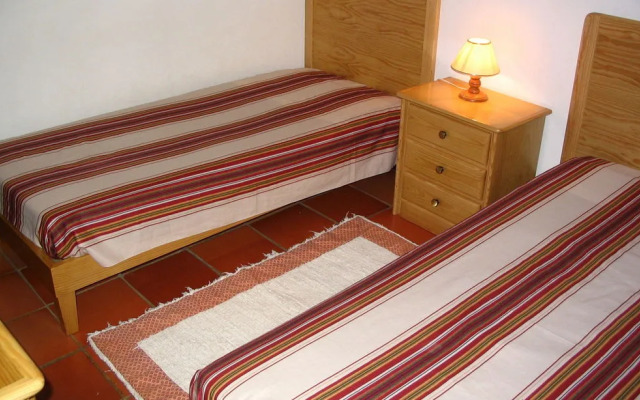 Parque Mourabel, Oasis Village, Pe do Lago