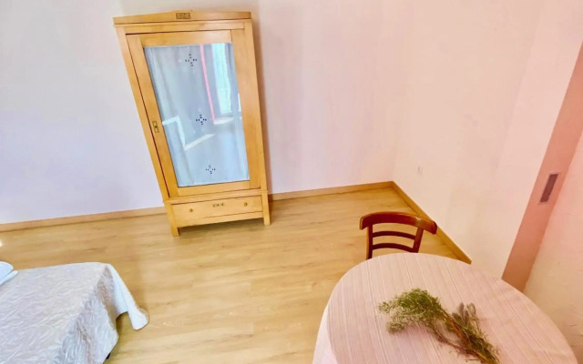 La Parada de Jimena-Casa rústica rodeada de bodegas en Rueda