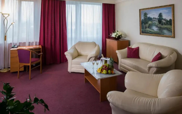 TOP HOTEL Praha & Conference Centre