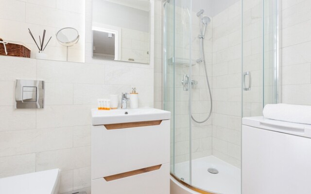 Apartments City Center Ochota by Renters