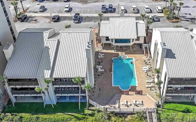 Shipwatch Surf & Yacht Club D502