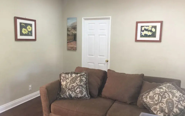 Unique 2 Bedroom in Burbank