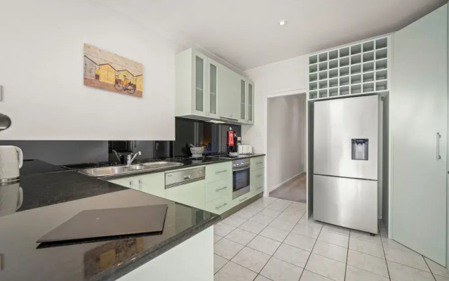 Beach Haven - Gorgeous 2 Bedroom House
