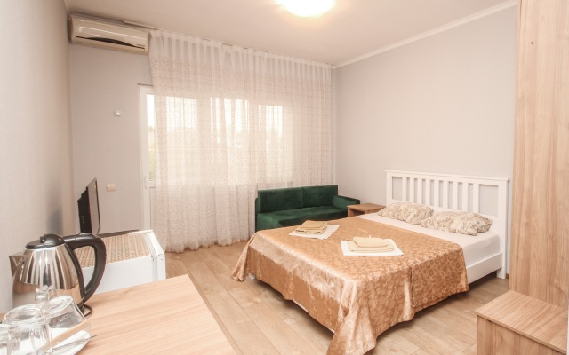 Abhaz-Leo, byvsh. Loza (Gagra)