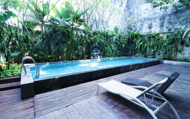 Pejaten Valley Residence by ZUZU