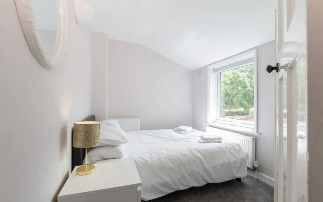 4 Bedroom House in Popular Park Area