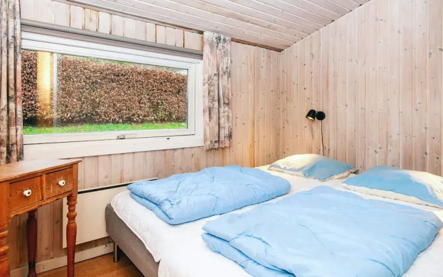 6 Person Holiday Home in Farvang