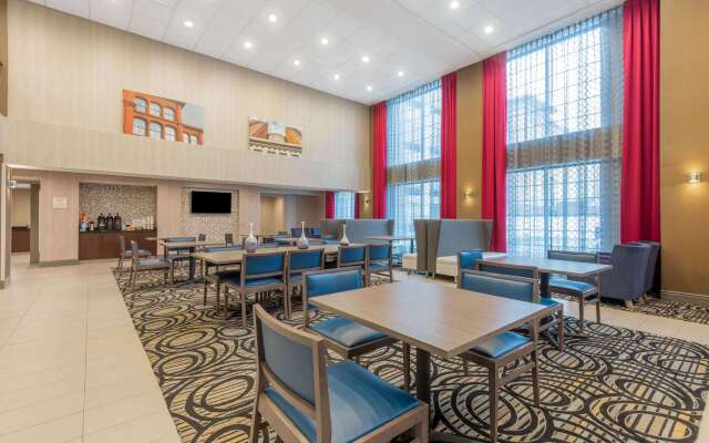 La Quinta Inn & Suites by Wyndham Aberdeen-APG