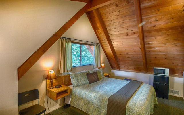 Sleepy Hollow Cabins and Hotel