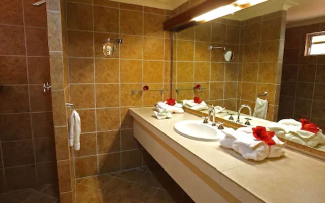 Pacific Gardens Hotel