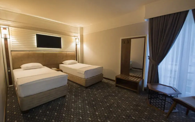 Jolnar Garden Hotel
