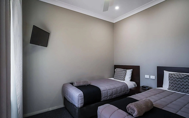 Akuna Motor Inn and Apartments