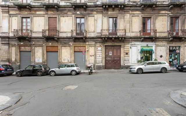 Catania Central Apartment with Terrace