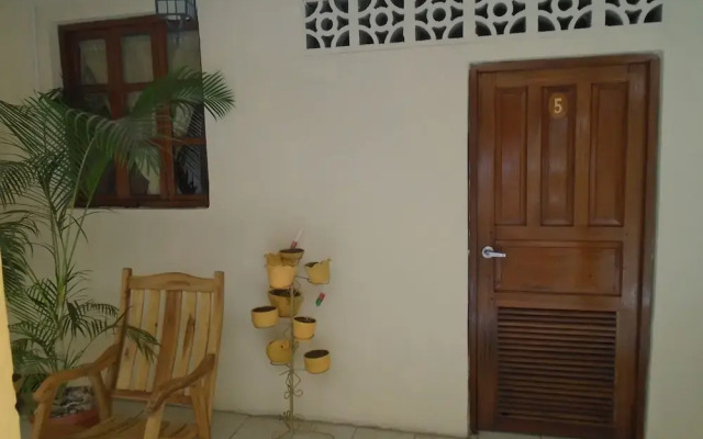 Cardena'S Hostal