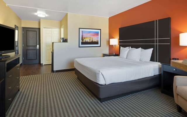La Quinta Inn & Suites by Wyndham Tucson - Reid Park