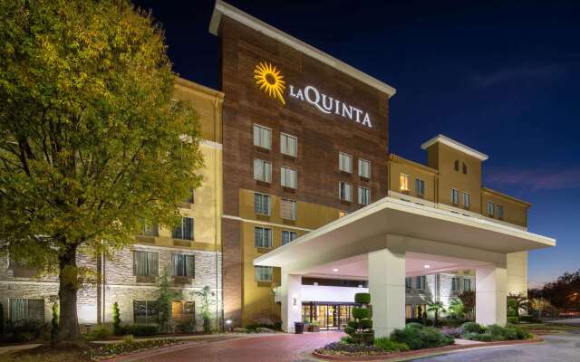 La Quinta Inn & Suites by Wyndham Atlanta Airport North