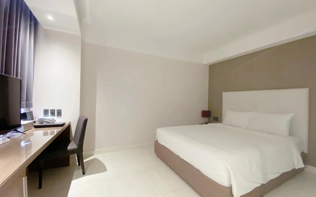 The Luxe Hotel