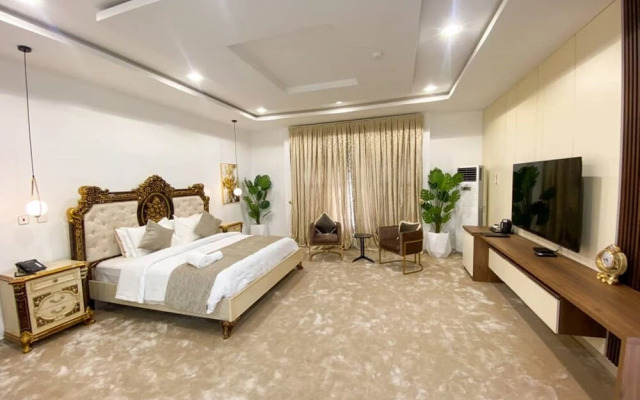 UrbanEdge Hotel