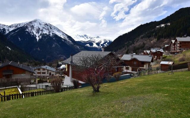 Apartment With 2 Bedrooms in Champagny-en-vanoise, With Wonderful Moun