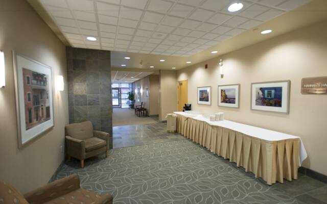 Lakeview Gimli Resort & Conference