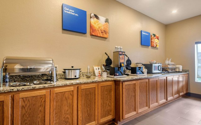 Comfort Inn and Suites Pittsburg