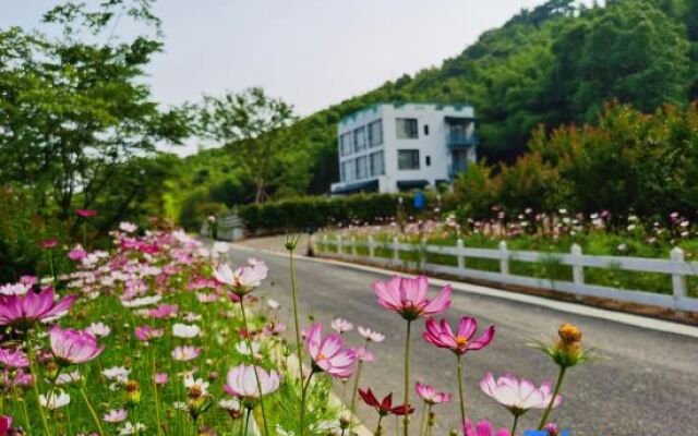 Yueyi Shanju Hostel Mogan Mountain