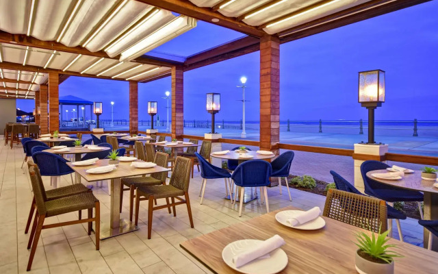 DoubleTree by Hilton Virginia Beach Oceanfront South