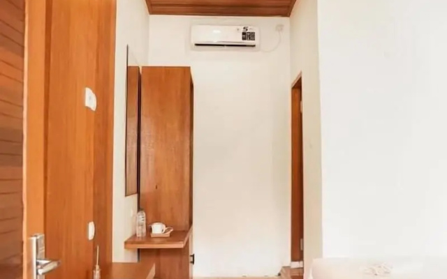 Lantis Corp Inn — 3-star hotel in Kecamatan Pujut