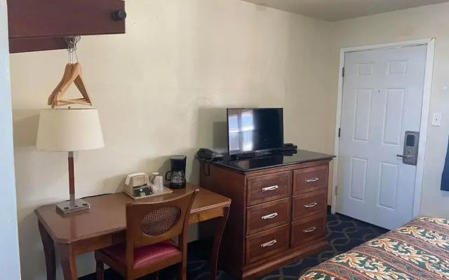 Holiday Motel Oakdale