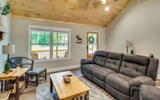 Ellijay Retreat w/ Access to Community Pools!