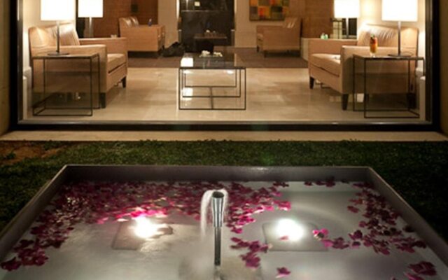 ALQasr Metropole Hotel