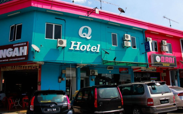 Q Hotel