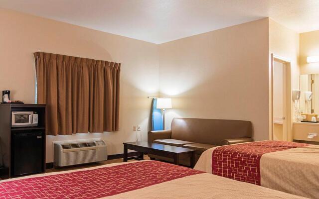 Red Roof Inn & Suites Lake Orion/ Auburn Hills