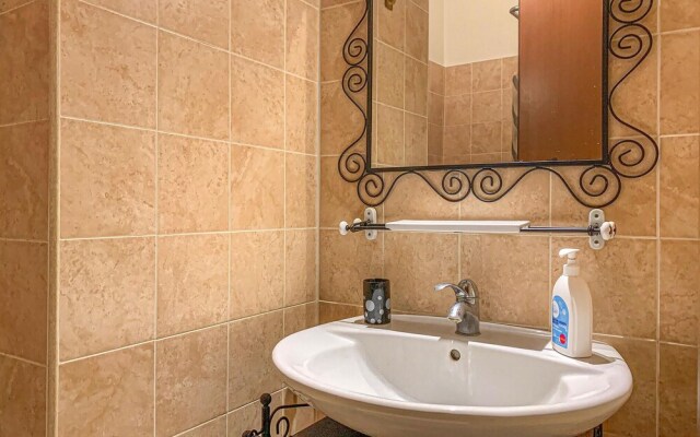Stunning Apartment in Roma With Wifi and 2 Bedrooms