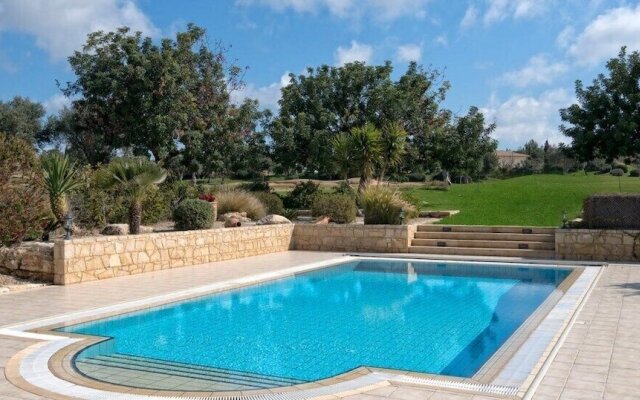 3 bedroom Villa Anassa 31 with private pool and golf course views, near resort village square on Aphrodite Hills Resort