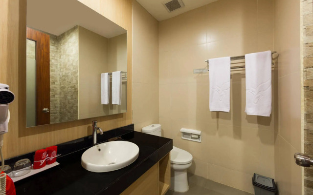 ZEN Rooms Kuta Tuban Suites