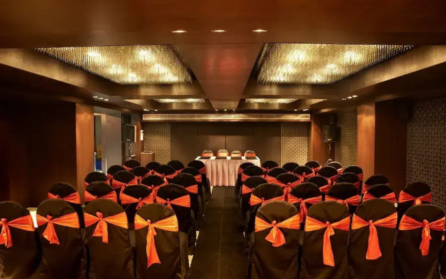 Hotel The Golden Oak Central by Citrus Prime